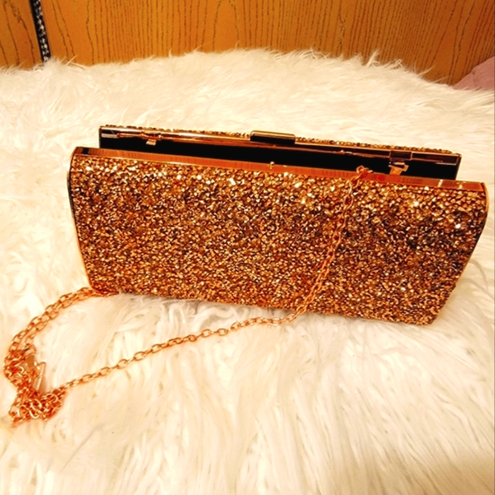 clutch purse